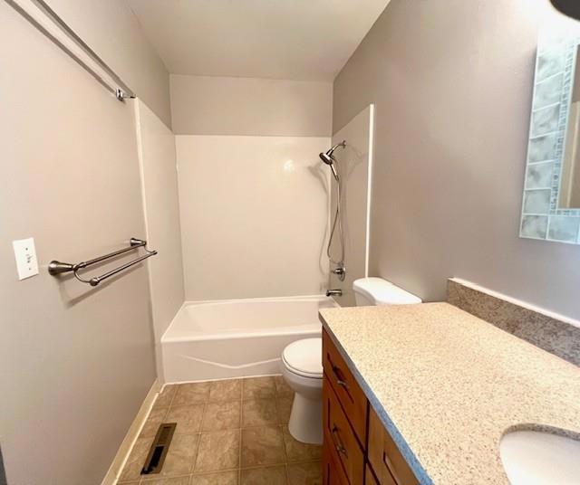 1047 Bret Knoll Court, San Jose CA: https://media.crmls.org/mediaz/6053cc32-2aa0-4af3-a178-e1f927a35443.jpg