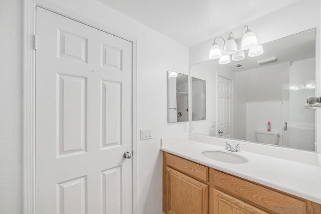 37434 Lumiere Avenue, Murrieta CA: https://media.crmls.org/mediaz/6053dec1-a5b0-477d-8f7c-9e865900b421.jpg