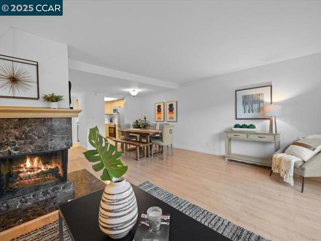 1818 Wildbrook Ct, Concord CA: https://media.crmls.org/mediaz/6053efaf-1b58-4716-a672-bc780e8091c6.jpg