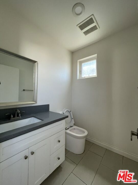 5733 Fulcher Avenue photo 16