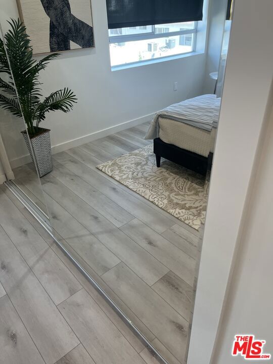 124 S Croft Avenue, Los Angeles CA: https://media.crmls.org/mediaz/6054c420-32fc-4a58-8666-c00d2efa3ba1.jpg