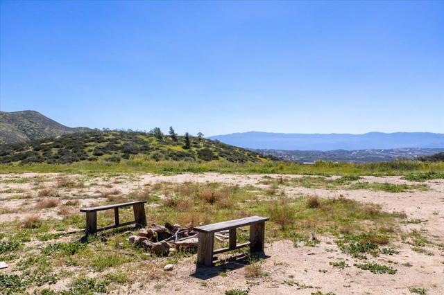 40707 Intrepid Rd, Hemet CA: https://media.crmls.org/mediaz/6054ceef-e7be-4a5a-8e22-5858e4879f3d.jpg