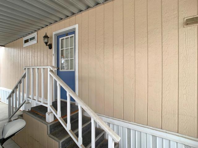 Home for Sale in Lakeside