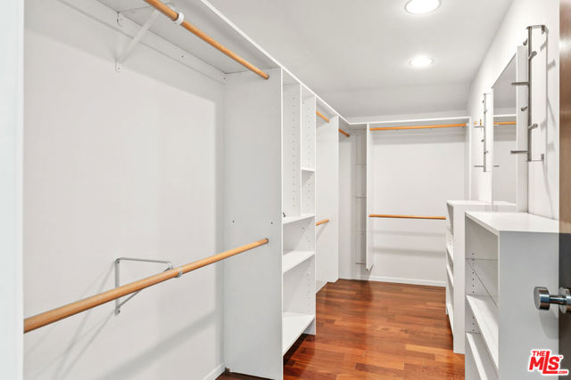 15514 CASIANO Court, Los Angeles CA: https://media.crmls.org/mediaz/60574041-bc0d-4656-b0b2-7b9dbfcfd104.jpg