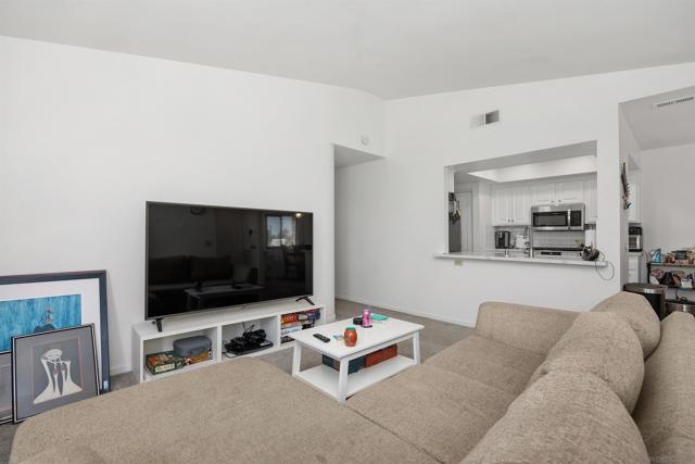 9342 Twin Trails Drive, San Diego CA: https://media.crmls.org/mediaz/605793d8-a529-4940-b0e7-356035b7d5db.jpg