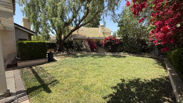 12670 Crescentmeadow Court, Moorpark CA: https://media.crmls.org/mediaz/6057bc9b-8f32-4bf2-960f-e854d72dd587.jpg