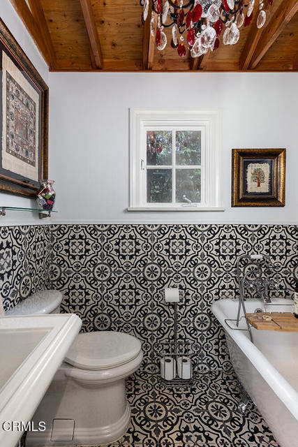 4953 Alta Canyada Road, La Canada Flintridge CA: https://media.crmls.org/mediaz/60581520-61e8-4d85-9933-2526d3ba4d47.jpg