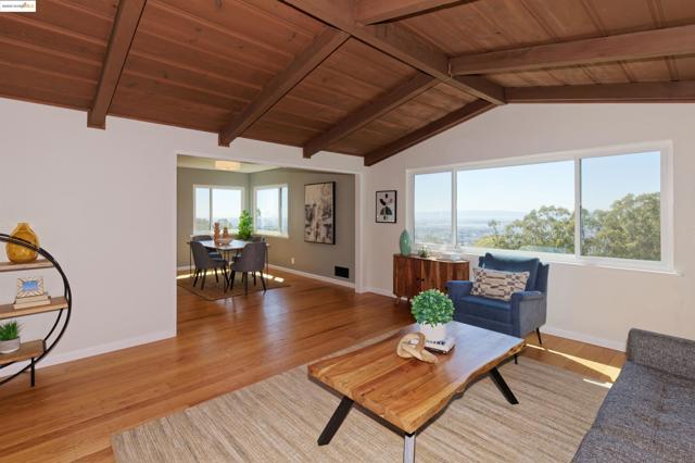 Image 4 of 30 For 2093 Braemar Rd
