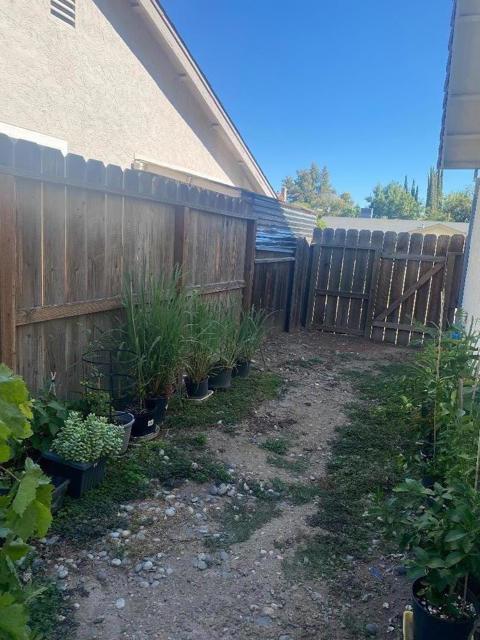 55 Carmel Way, Tracy CA: https://media.crmls.org/mediaz/60587bfd-31a1-4e53-b7bf-e0668f6fd3e1.jpg