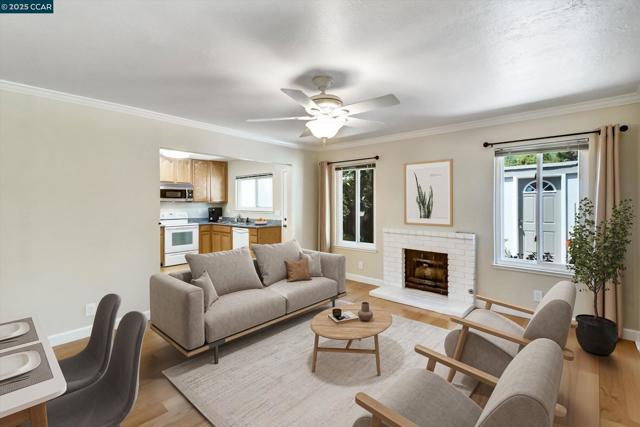 1598 Schenone Ct, Concord CA: https://media.crmls.org/mediaz/6058b599-6bd8-45a8-9b5b-37b8c3e385bd.jpg
