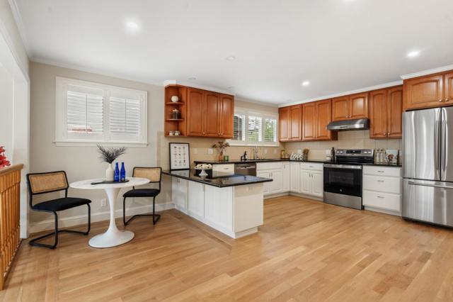 1394 Marlin Avenue, Foster City CA: https://media.crmls.org/mediaz/605a3746-0cda-4e18-a18a-2d40ddef5582.jpg