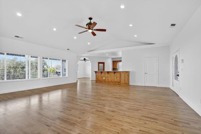 35 Blazeford Gulch, Oroville CA: https://media.crmls.org/mediaz/605a972d-6683-4fca-95e8-b36de557e413.jpg