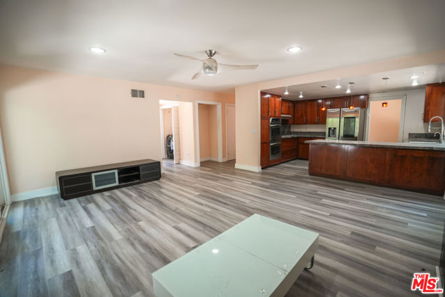 19616 Pine Valley Avenue, Porter Ranch CA: https://media.crmls.org/mediaz/605aa8b5-9219-423b-aa8b-c19a38f81475.jpg