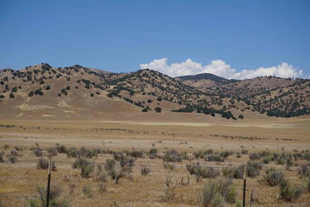 0 N of Challenger and Hwy 58, Tehachapi CA: https://media.crmls.org/mediaz/605bbe83-a970-4a61-add5-dbd56b25b72c.jpg
