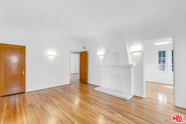 1557 S Genesee Avenue, Los Angeles CA: https://media.crmls.org/mediaz/605be832-11fe-4268-a4fc-b9f3064d3673.jpg