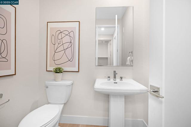 33105 Via Vicenza, San Ramon CA: https://media.crmls.org/mediaz/605c216e-dfa7-4975-8d5a-513f4a79883c.jpg