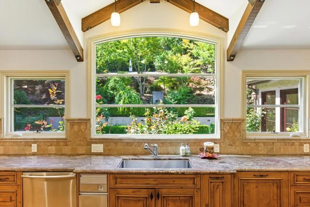 11510 Summit Wood Road, Los Altos Hills CA: https://media.crmls.org/mediaz/605c37e1-679c-498e-888e-eada0d4aac83.jpg