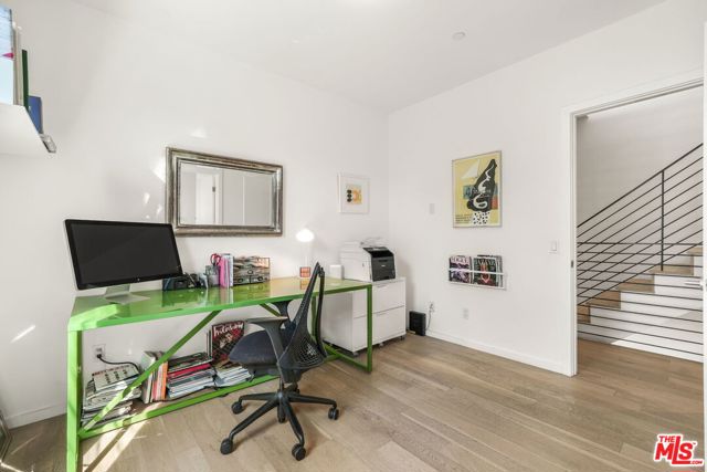 3724 1/2 Vinton Avenue, Los Angeles CA: https://media.crmls.org/mediaz/605c5ce9-265c-4180-ba5a-55b5abbf10d2.jpg