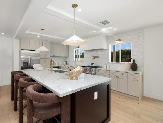 Detail Gallery Image 8 of 35 For 21792 Kaneohe Ln, Huntington Beach,  CA 92646 - 5 Beds | 2/1 Baths