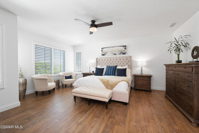976 Blackbourne, Oak Park CA: https://media.crmls.org/mediaz/605cbbfa-49df-40e4-bd06-6cf1058912d1.jpg