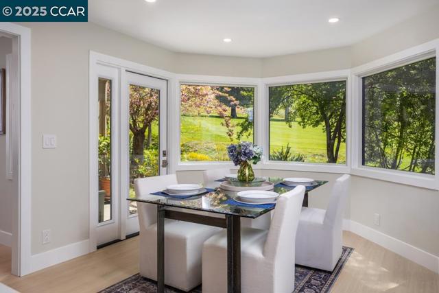 644 Terra Calif Dr, Walnut Creek CA: https://media.crmls.org/mediaz/605cfd9b-1e4a-4288-99e3-142247985e0a.jpg