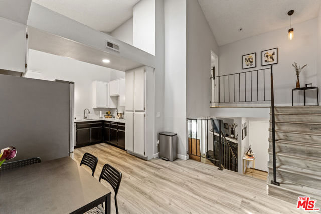 586 Rosewood Avenue, Camarillo CA: https://media.crmls.org/mediaz/605d2ab8-d600-4f80-ac5d-7c3599a31068.jpg