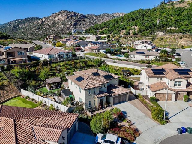 1217 Stockton Pl, Escondido CA: https://media.crmls.org/mediaz/605d4ac2-2bbb-4655-8acd-a652dc4f3a9e.jpg