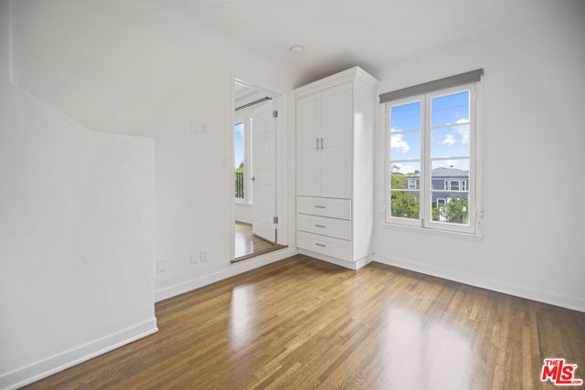 1148 S Stanley Avenue, Los Angeles CA: https://media.crmls.org/mediaz/605d8aed-f547-4208-9087-3c5c9d2d27e8.jpg