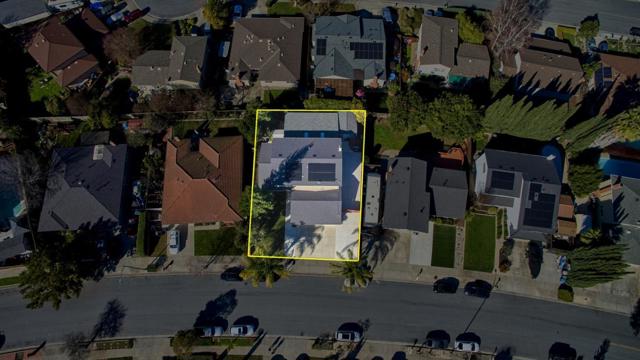 895 Greenwich Drive, Gilroy CA: https://media.crmls.org/mediaz/605d9f17-9a1f-48d6-8efa-c3b52ee26ba4.jpg