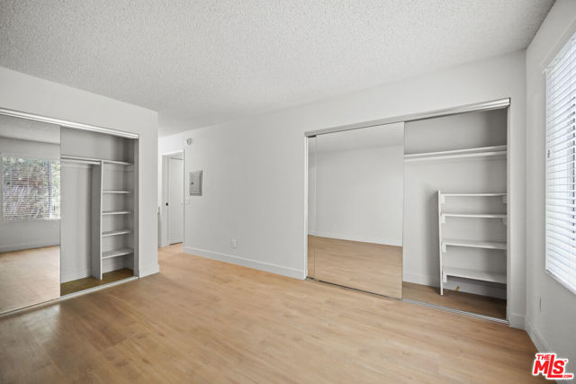 1352 S Carmelina Avenue, Los Angeles CA: https://media.crmls.org/mediaz/605da9ec-f0c7-4a23-b7b3-098931fe12ae.jpg