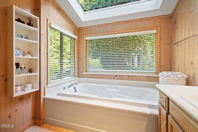 Detail Gallery Image 19 of 32 For 45260 Surfwood Dr, Mendocino,  CA 95460 - 2 Beds | 2/1 Baths