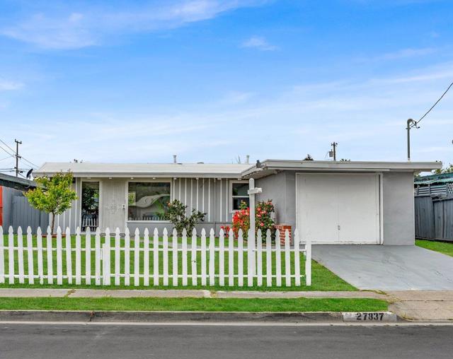 27837 Ormond Avenue, Hayward CA: https://media.crmls.org/mediaz/605de195-424d-4dea-b251-630dee4d124f.jpg