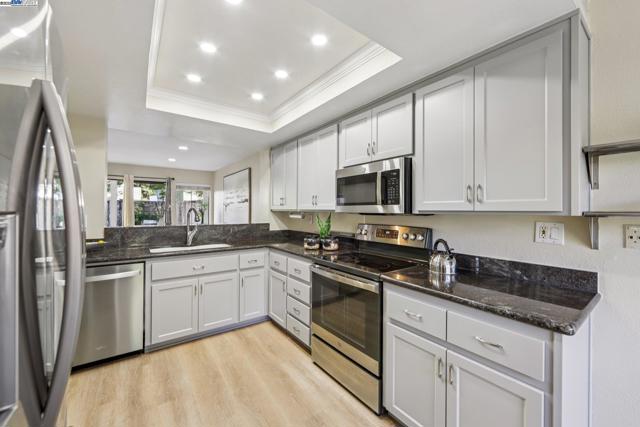 34627 Pueblo Terrace, Fremont CA: https://media.crmls.org/mediaz/605ea437-ac91-407e-a518-538792526e94.jpg