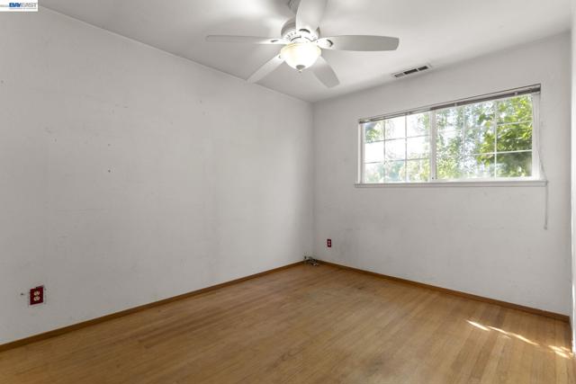 Image 26 of 46 For 35446 Cleremont Dr