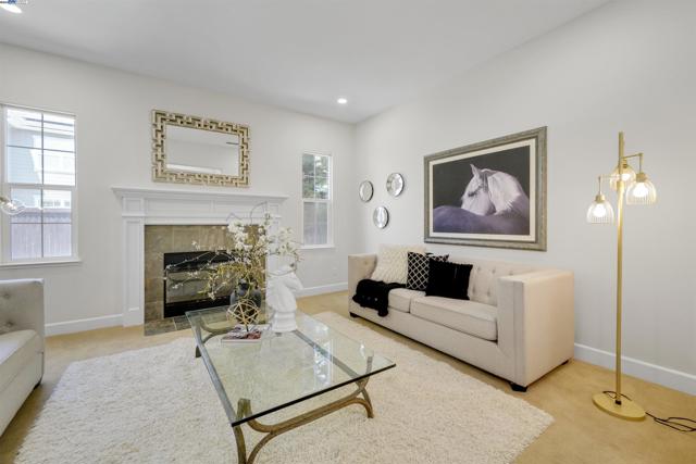 1993 Fairway Oaks Dr, Ripon CA: https://media.crmls.org/mediaz/605f8676-77a8-4001-abdc-ebb54fbe8e14.jpg