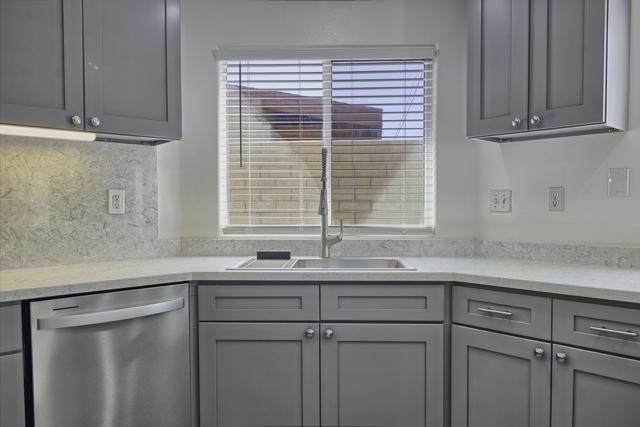 73969 Olive Court, Palm Desert CA: https://media.crmls.org/mediaz/60606fef-1241-47b7-a44a-b0f67e81719a.jpg