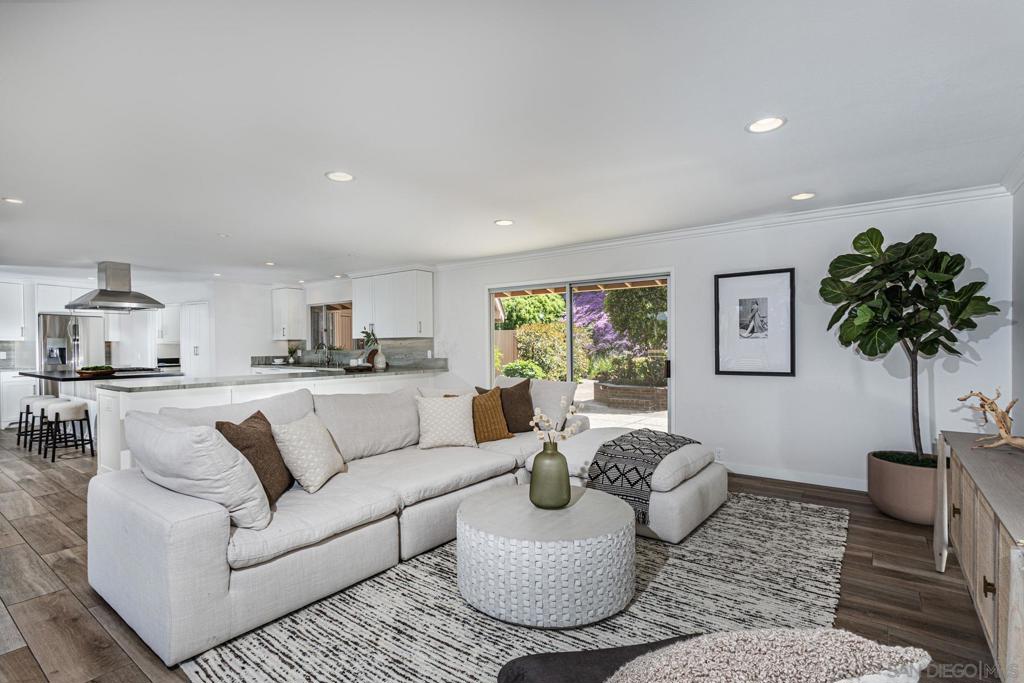 MLS #250035434SD image #9