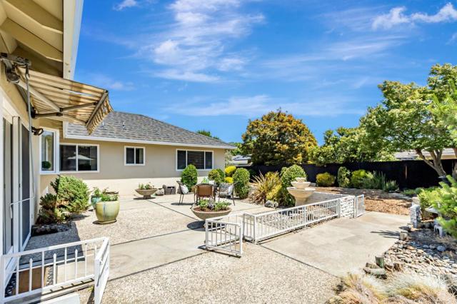 6702 Heathfield Drive, San Jose CA: https://media.crmls.org/mediaz/60614365-be96-4ffb-a91c-bbdf12c8f182.jpg