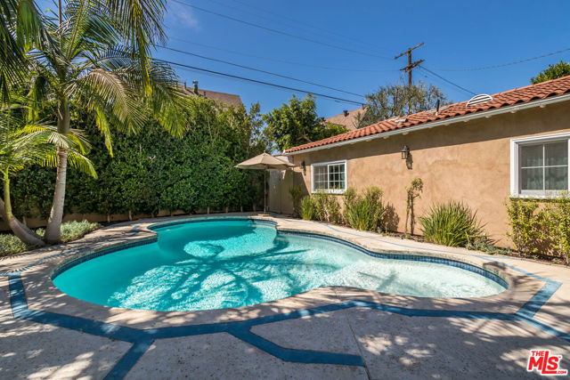 1709 Buckingham Road, Los Angeles CA: https://media.crmls.org/mediaz/6062089e-5da7-46ba-89b5-e64b4b466dc2.jpg
