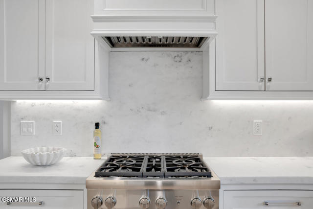 1228 S Westlake Boulevard, Westlake Village CA: https://media.crmls.org/mediaz/6062f9f1-f698-487b-bf23-6e99b3501e48.jpg