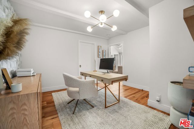 2701 Roscomare Road, Los Angeles CA: https://media.crmls.org/mediaz/6063378d-ccde-457c-a341-aedfba3e59c1.jpg