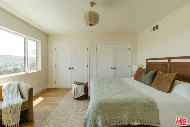 29204 Deep Shadow Drive, Agoura Hills CA: https://media.crmls.org/mediaz/60636be7-710a-4373-87bf-3c521fa6cd6b.jpg