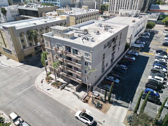 Detail Gallery Image 28 of 33 For 3855 Ingraham St #204,  Los Angeles,  CA 90005 - 3 Beds | 2 Baths