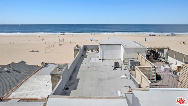 634 The Strand, Hermosa Beach, California 90254, 3 Bedrooms Bedrooms, ,2 BathroomsBathrooms,Residential,Sold,The Strand,22200669