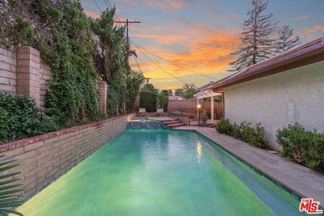 10037 Sunnybrae Avenue, Chatsworth CA: https://media.crmls.org/mediaz/60647d7b-8f7d-4822-8161-954407830e81.jpg