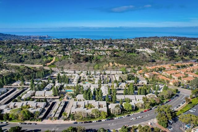 3136 Via Alicante, La Jolla CA: https://media.crmls.org/mediaz/6064b04a-acc5-4a90-8837-ac9308864eac.jpg