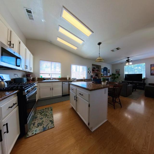 37879 Hollister Drive, Palm Desert, CA 92211