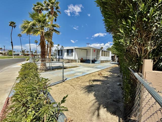 32220 San Miguelito Drive, Thousand Palms CA: https://media.crmls.org/mediaz/60658bb7-bf24-484a-b76e-e247ed79a578.jpg