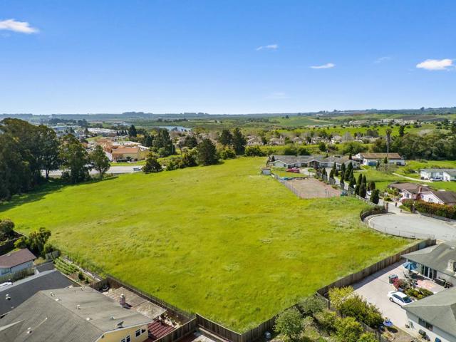 40 Eileen Street, Watsonville CA: https://media.crmls.org/mediaz/60658f43-c3d8-497d-a7d1-84879fb17cf1.jpg