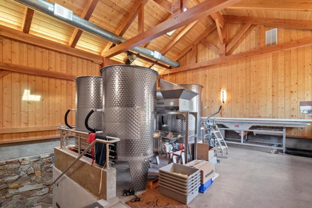 15060 Montebello Road, Cupertino CA: https://media.crmls.org/mediaz/60659886-35cf-40ac-814f-e1c541c553ee.jpg